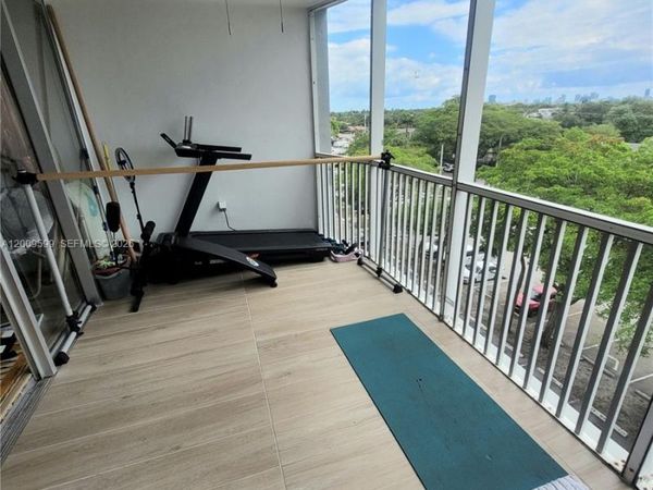 1780 NE 191st St, Unit 611-2, Miami, FL 33179