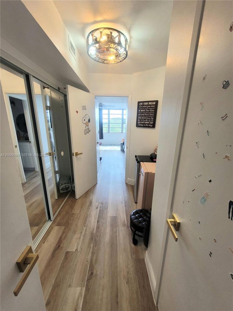 1780 NE 191st St, Unit 611-2, Miami, FL 33179 Photo