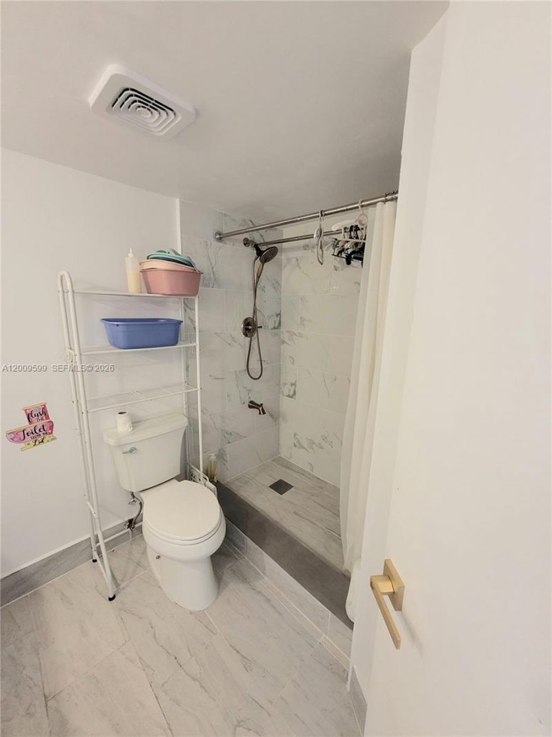 1780 NE 191st St, Unit 611-2, Miami, FL 33179 Photo