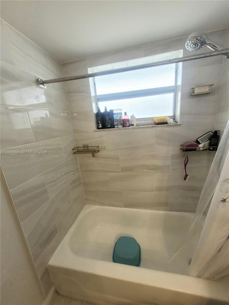 1780 NE 191st St, Unit 611-2, Miami, FL 33179 Photo