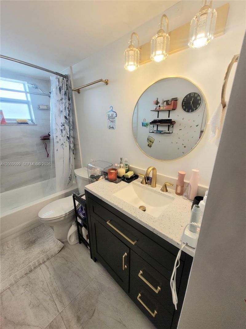 1780 NE 191st St, Unit 611-2, Miami, FL 33179 Photo