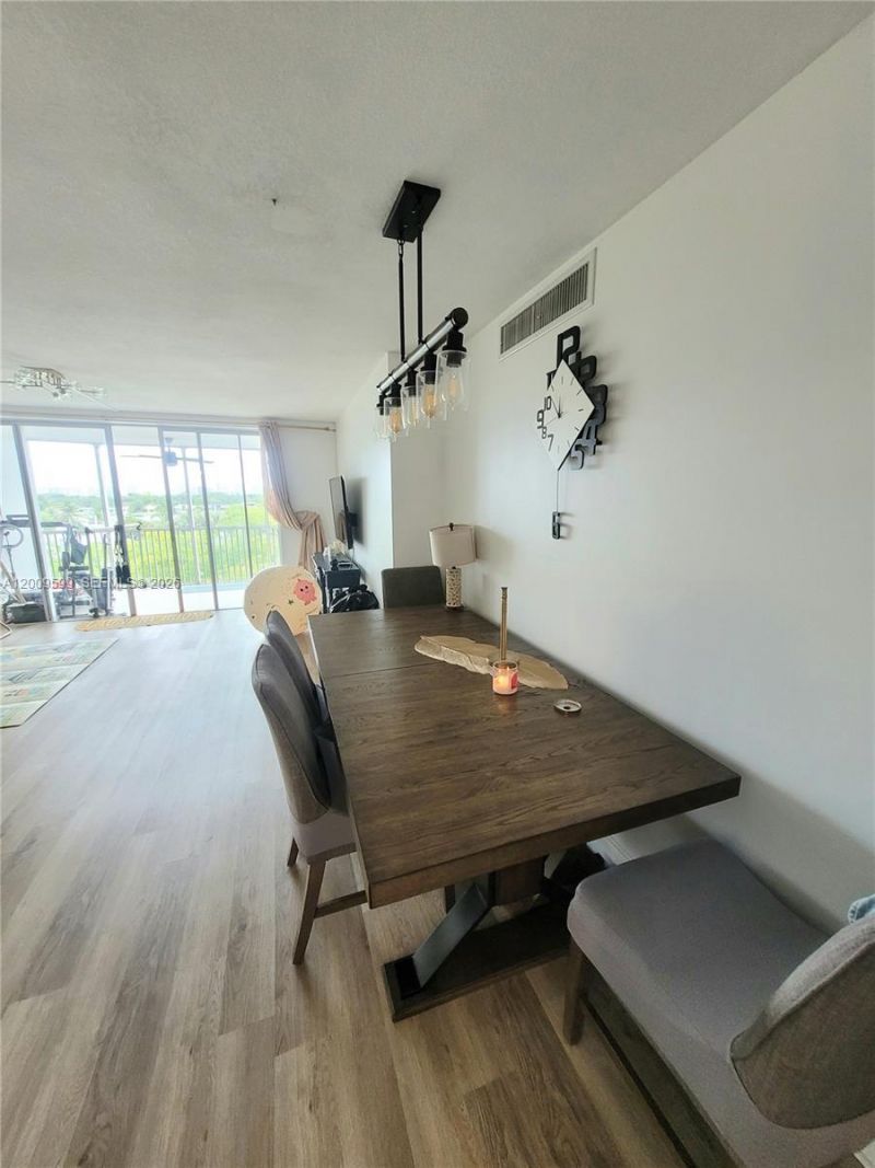 1780 NE 191st St, Unit 611-2, Miami, FL 33179 Photo