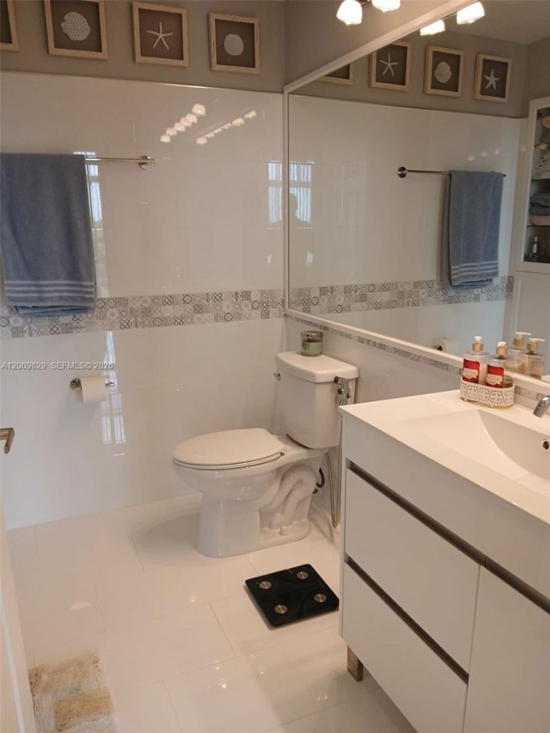 9805 NW 52nd St , Unit 509, Doral, FL 33178 Photo
