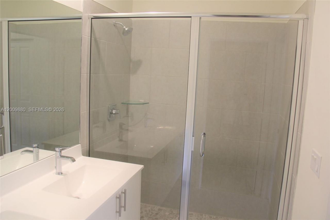 4272 NW 82nd Ave, Unit 4272, Doral, FL 33166 Photo