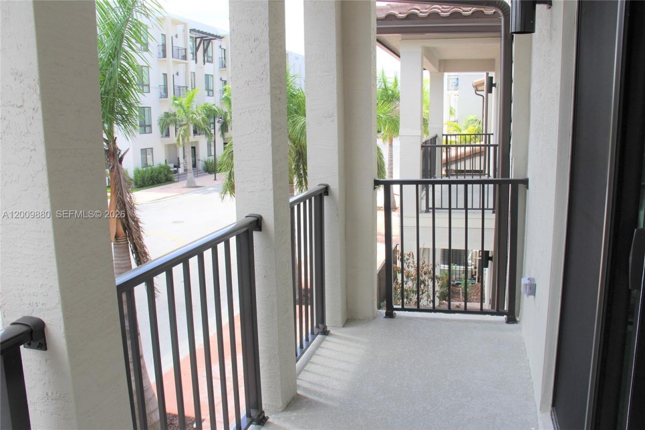 4272 NW 82nd Ave, Unit 4272, Doral, FL 33166 Photo