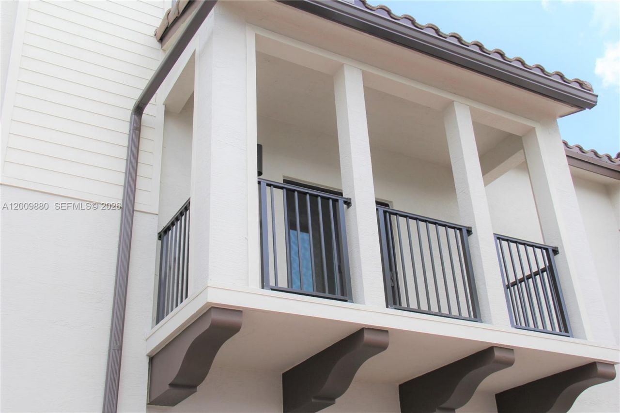 4272 NW 82nd Ave, Unit 4272, Doral, FL 33166 Photo