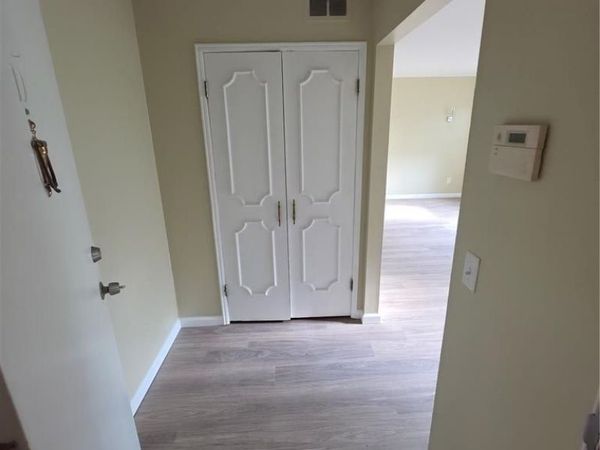 6670 Chesapeake Drive , Unit D, Florissant, MO 63033