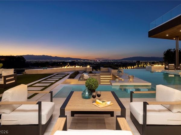 19 Boulderback Drive, Henderson, NV 89012