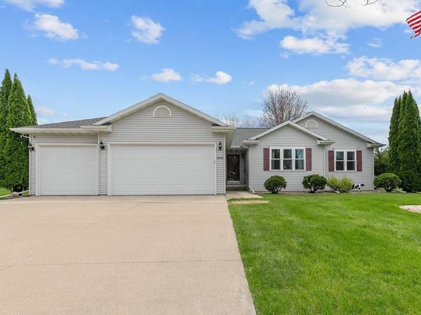 W6423 BOONESBOROUGH DRIVE, Greenville, WI 54942