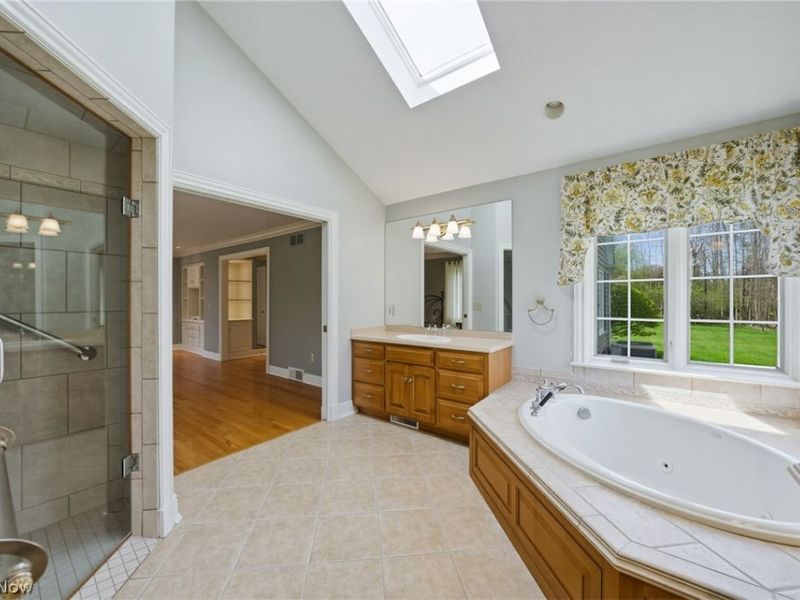 32245 Burlwood Drive , Solon, OH 44139 Photo 23