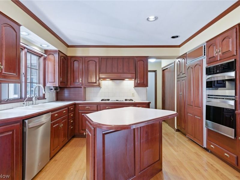 32245 Burlwood Drive , Solon, OH 44139 Photo 6