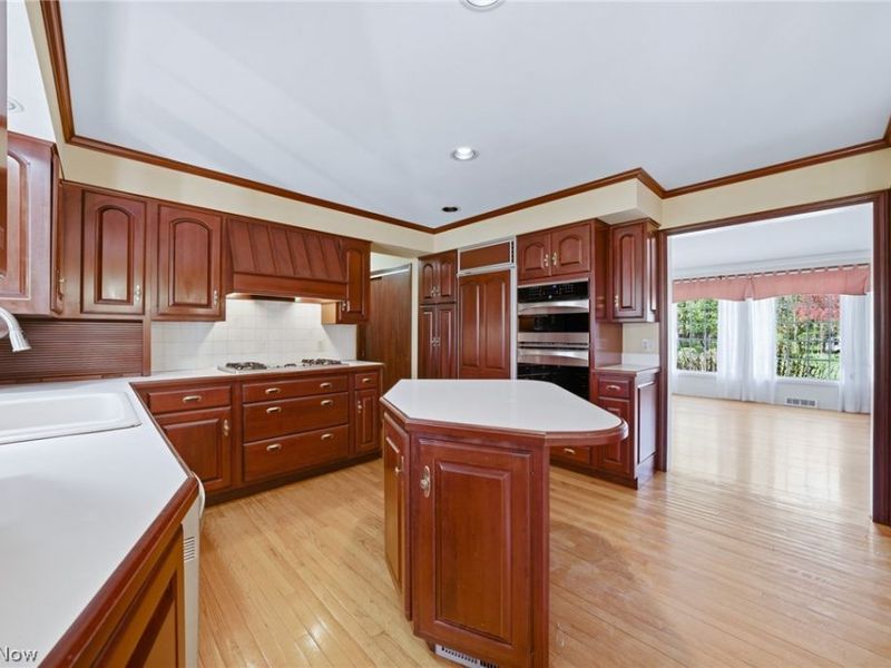 32245 Burlwood Drive , Solon, OH 44139 Photo 8