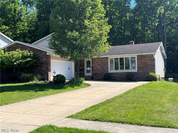 14741 Indian Creek Drive, Middleburg Heights, OH 44130