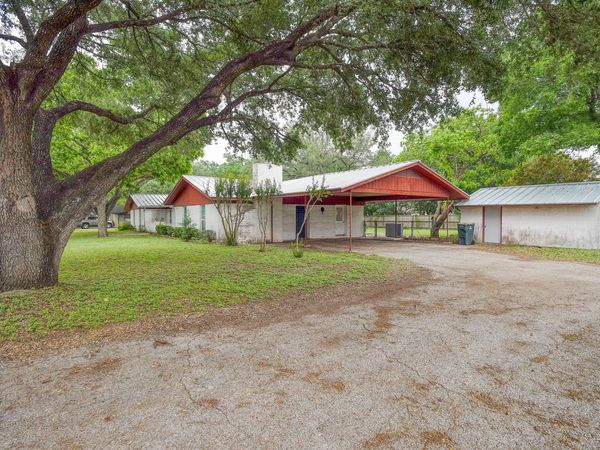 204 Maynard ST , Bastrop, TX 78602