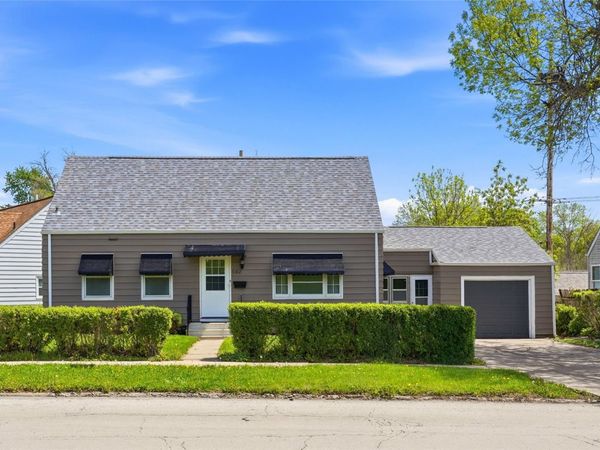 642 Prairie NE, Cedar Rapids, IA 52402