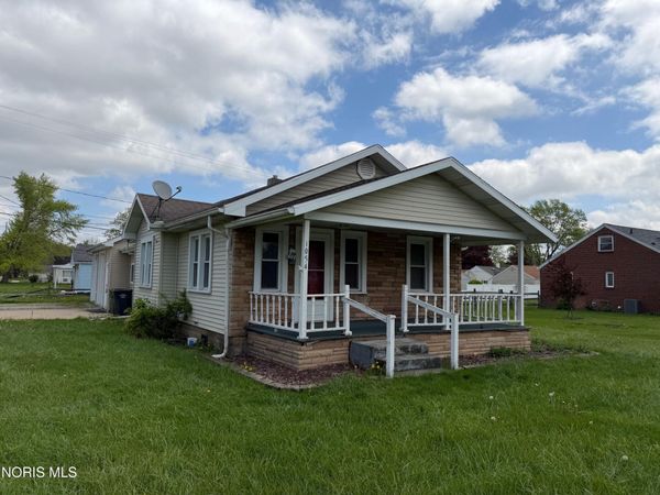 1054 Scott Street , Maumee, OH 43537