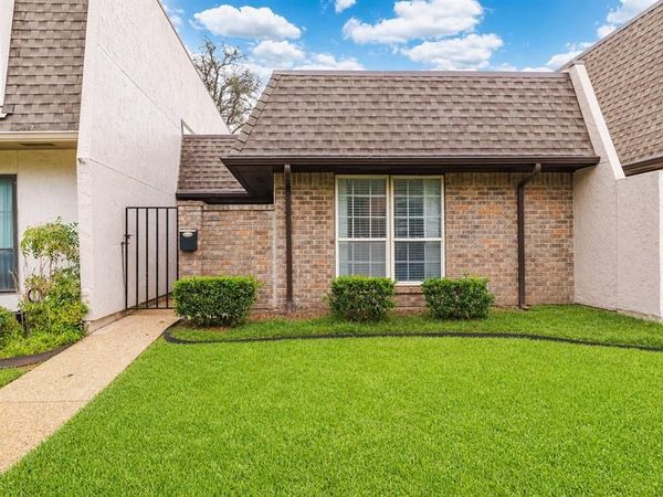 9142 Emberglow Lane , Dallas, TX 75243
