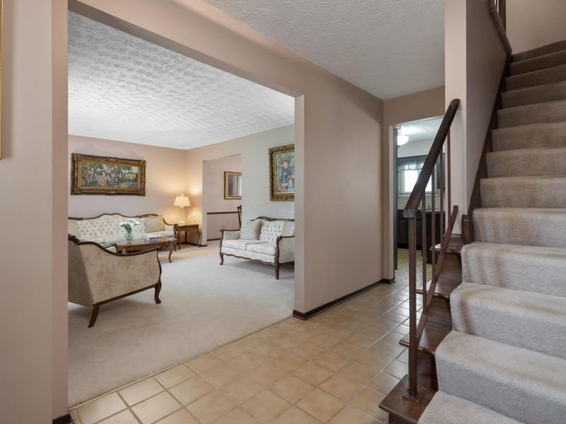 6898 Starfire Drive, Reynoldsburg, OH 43068 Photo 10