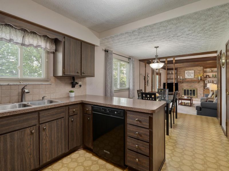 6898 Starfire Drive, Reynoldsburg, OH 43068 Photo 12