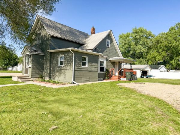 408 Ave E , Sterling, IL 61081