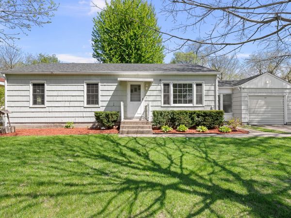 3820 15th Street , Moline, IL 51265