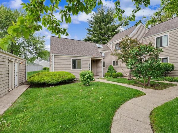 2014 Blackthorn Drive , Unit 2014, Champaign, IL 61821