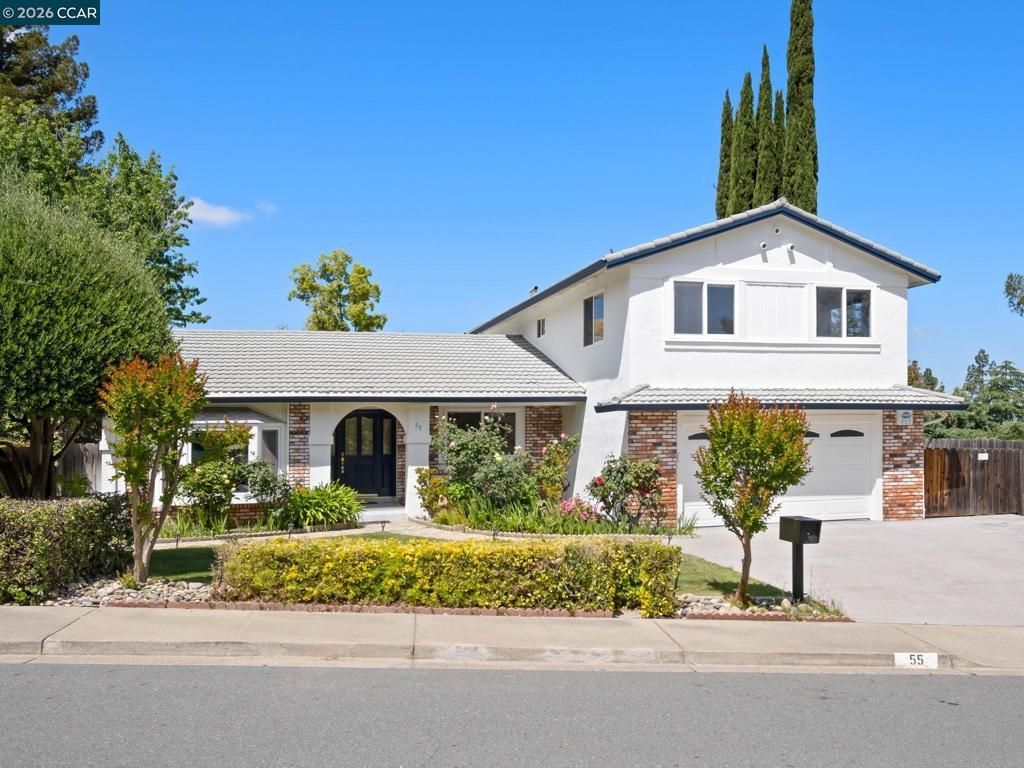 55 Regency Dr, Clayton, CA 94517 Main Photo