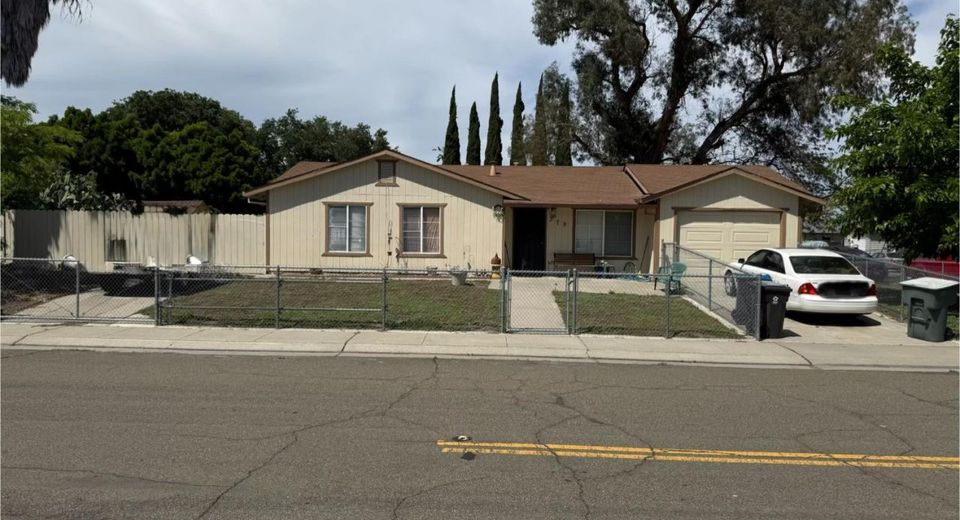 379 Valverde Ct, Lathrop, CA 95330 Photo