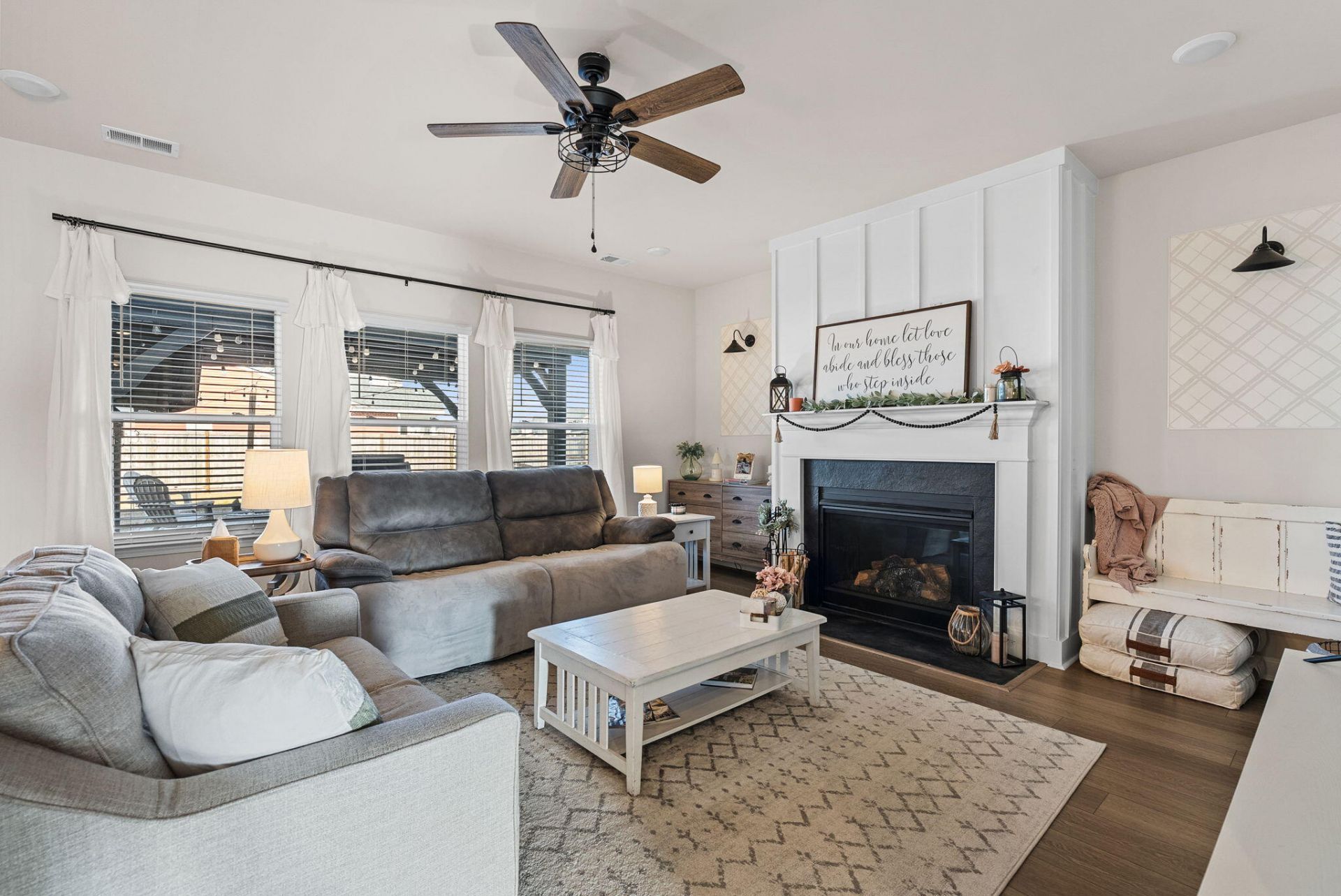 100 Lucca Drive Photo 13