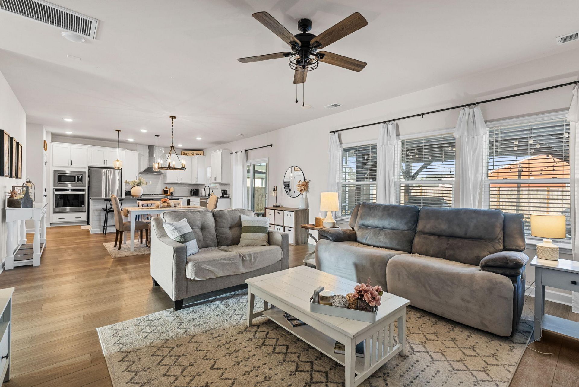 100 Lucca Drive Photo 15