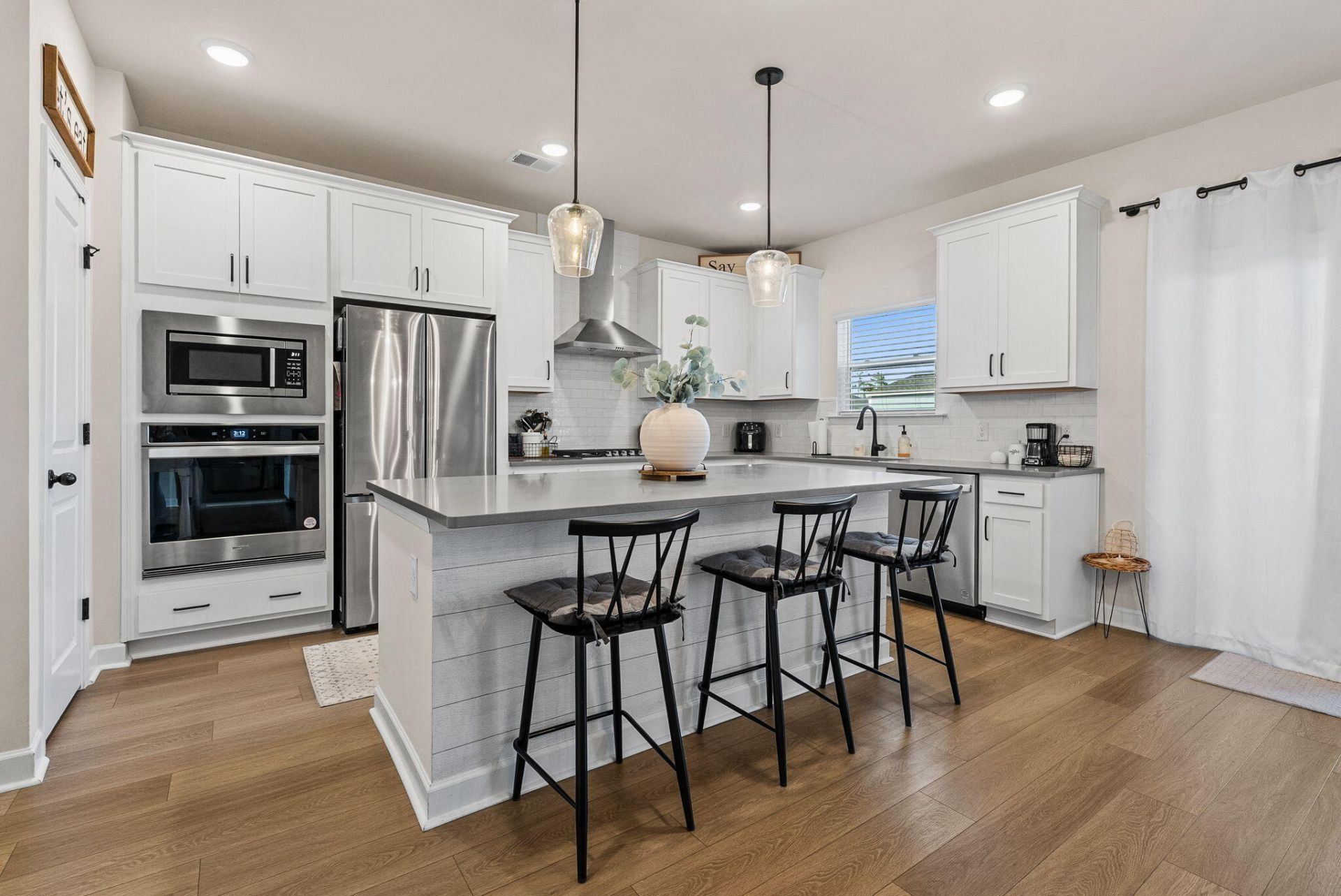 100 Lucca Drive Photo 17