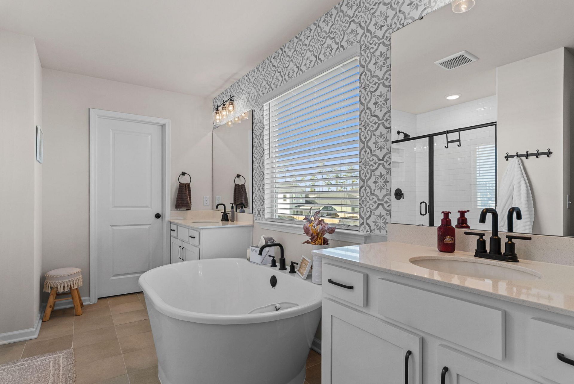 100 Lucca Drive Photo 37