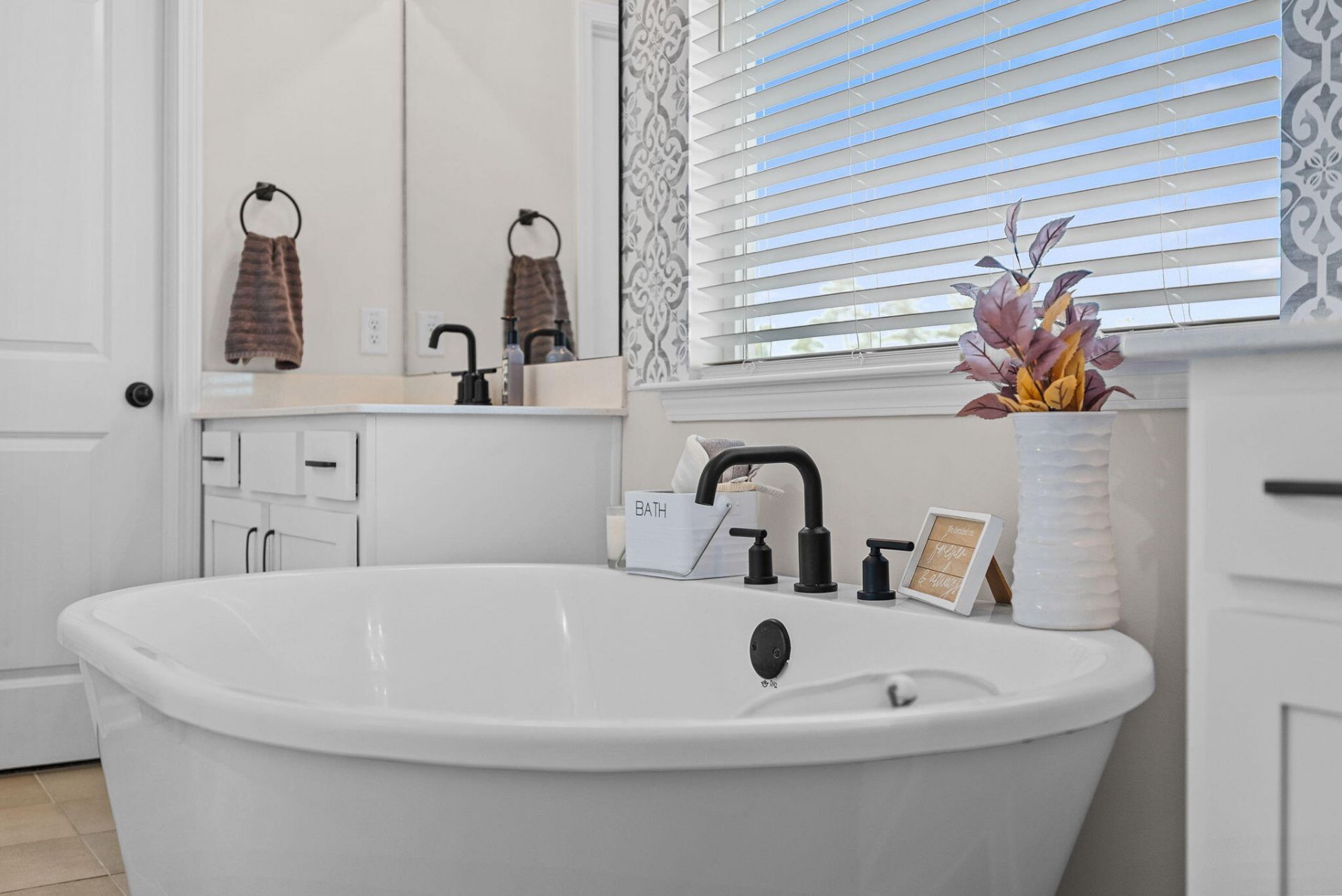 100 Lucca Drive Photo 41