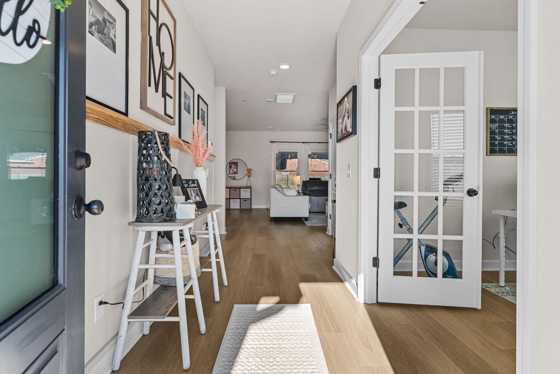 100 Lucca Drive Photo 6