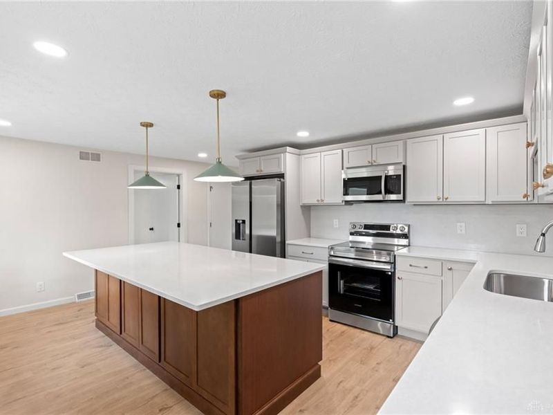 4855 Arrowhead Drive, Kettering, OH 45440 Photo 14