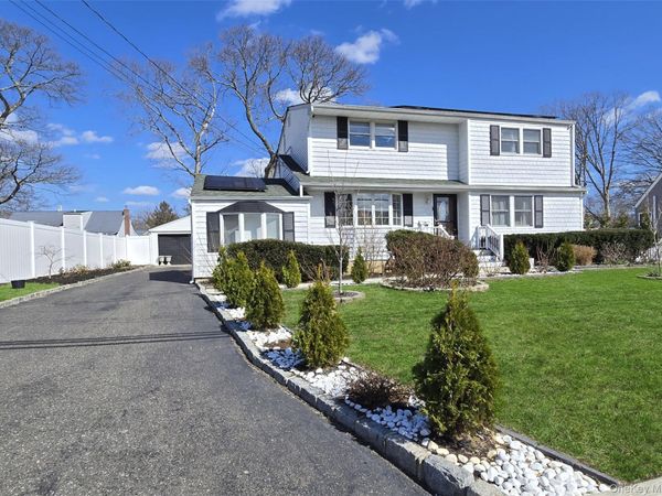 17 Gregory Drive, Ronkonkoma, NY 11779