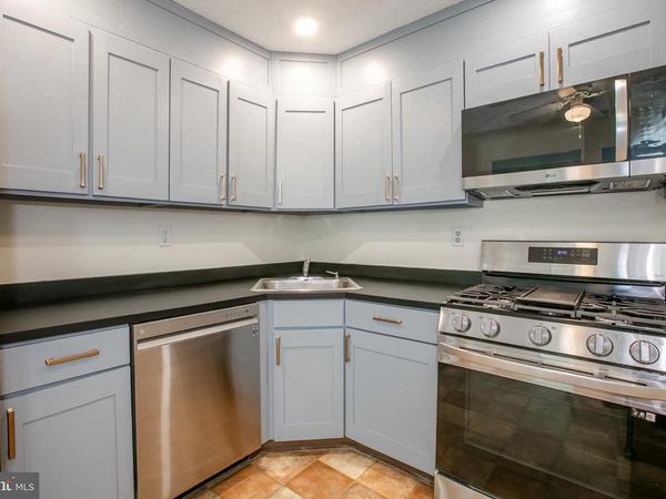 5 CHAMBORD COURT, HAMILTON, NJ 08619