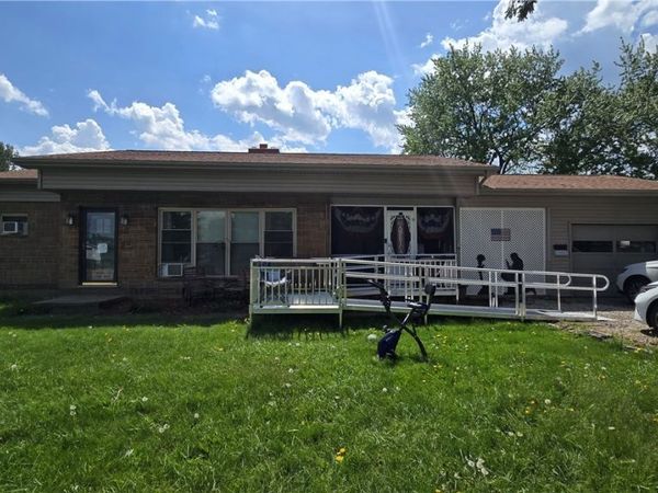 855 E College Street , Alliance, OH 44601