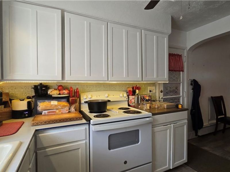 855 E College Street , Alliance, OH 44601 Photo 19