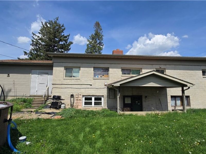 855 E College Street , Alliance, OH 44601 Photo 3