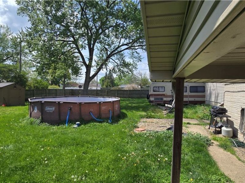 855 E College Street , Alliance, OH 44601 Photo 5