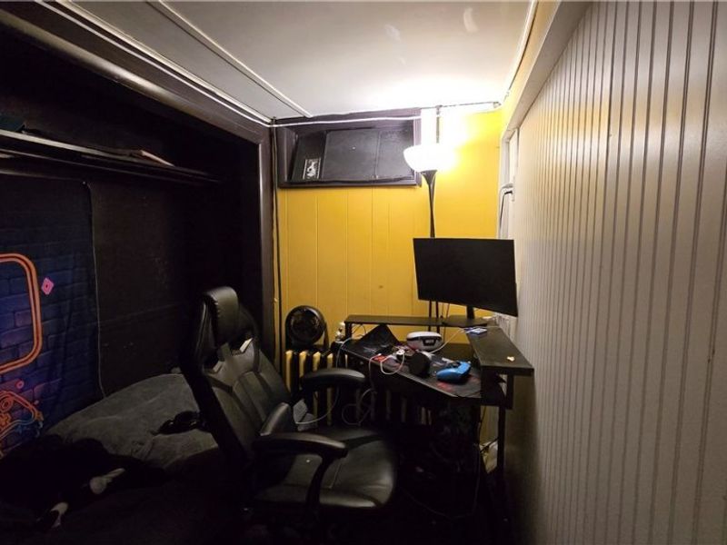 855 E College Street , Alliance, OH 44601 Photo 6