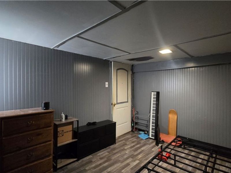 855 E College Street , Alliance, OH 44601 Photo 8