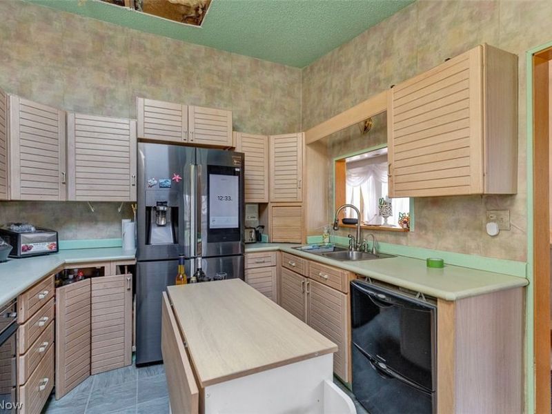 6012 S Perkins Road , Bedford Heights, OH 44146 Photo 15