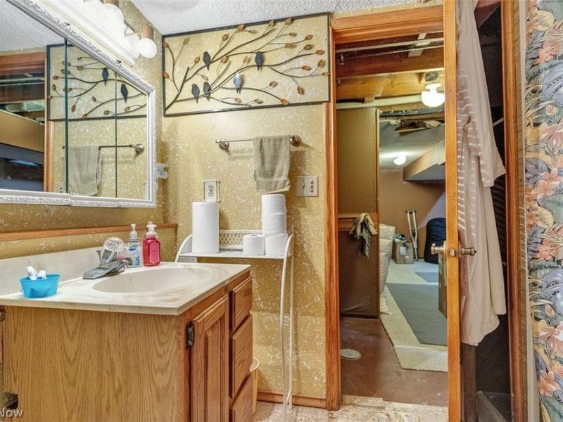 6012 S Perkins Road , Bedford Heights, OH 44146 Photo 18