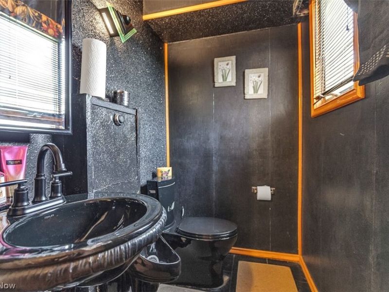 6012 S Perkins Road , Bedford Heights, OH 44146 Photo 21