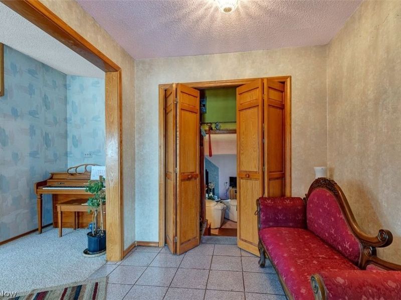 6012 S Perkins Road , Bedford Heights, OH 44146 Photo 7