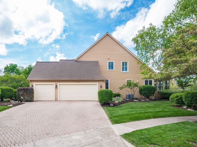3818 Riverwatch Lane, Columbus, OH 43221 Photo 2