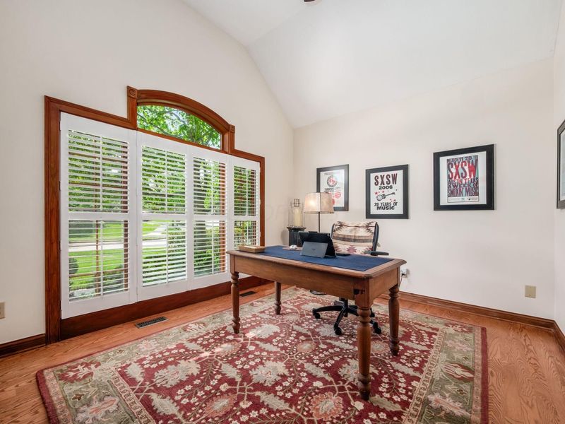 3818 Riverwatch Lane, Columbus, OH 43221 Photo 6