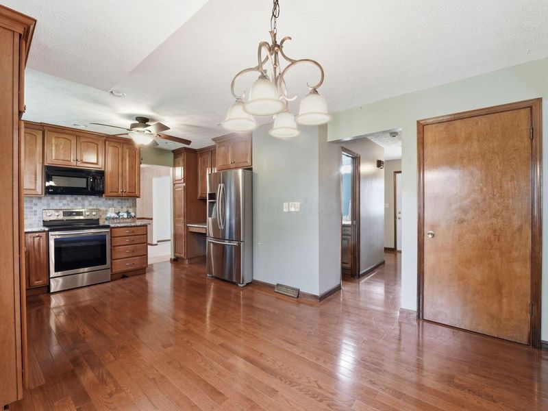 434 Tresham Road, Columbus, OH 43230 Photo 12